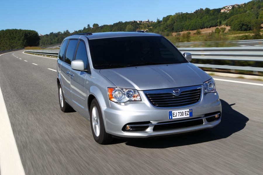  Lancia Voyager 2011 года  (фото 11 из 66)
